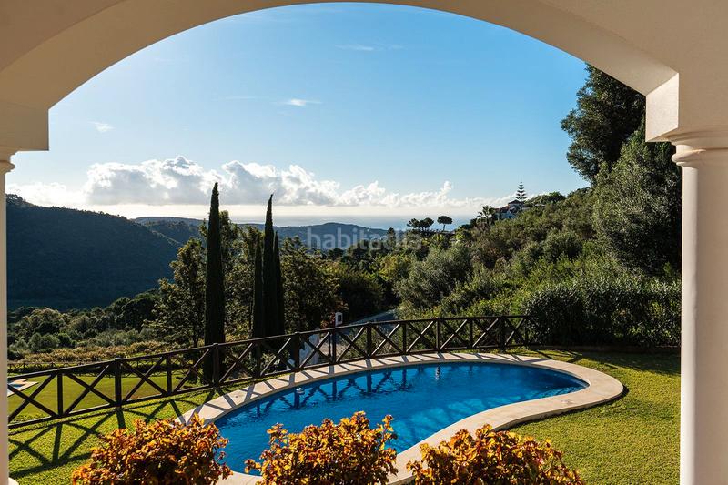 Foto a6b16e63-66bb-4fd1-abbb-fd81464e83c1. Chalet en urbanizacion montemayor alto 1 descubra el lujo y la serenidad en monte mayor, : su villa de ensueño con vistas panorámicas en Benahavís