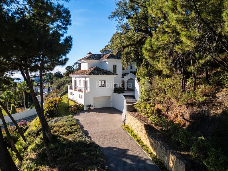 Foto f126836d-1fb6-425b-9114-4a371543eee7. Chalet en urbanizacion montemayor alto 1 descubra el lujo y la serenidad en monte mayor, : su villa de ensueño con vistas panorámicas en Benahavís