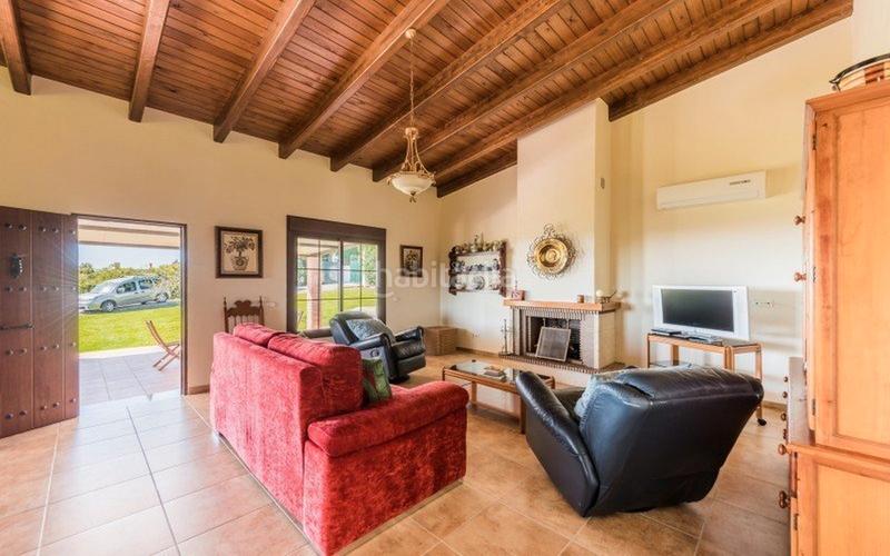 Foto dd1224fe-6d01-4934-810a-e487277ced1e. Xalet amb xemeneia aparcament a Huerta Nueva Estepona