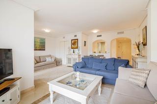 Appartement à Arrabal horcajo del capitan 1. Lujo y vistas panorámicas en los arqueros golf, benahavís: su ho