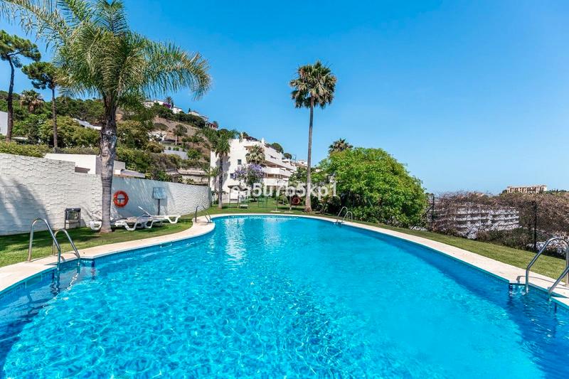 Foto 5d77c443-c4fa-46a6-b4fd-808ed1d8e191. Apartamento descubra el lujo y la tranquilidad en la heredia: su exclusivo hogar en Benahavís