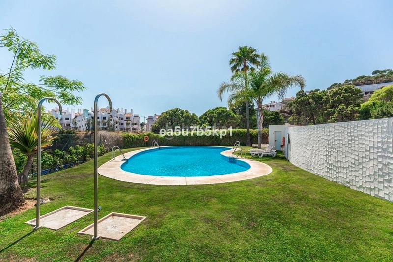 Foto 7eaffea3-76f5-4458-878f-a4085fe8cb60. Apartamento descubra el lujo y la tranquilidad en la heredia: su exclusivo hogar en Benahavís