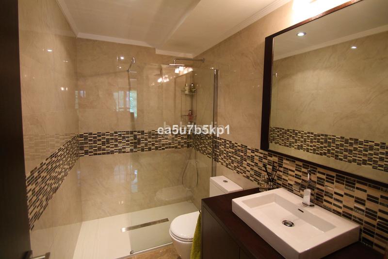 Foto 95c5c011-ae40-46cd-81e0-a08f256a5808. Apartamento descubra el lujo y la tranquilidad en la heredia: su exclusivo hogar en Benahavís
