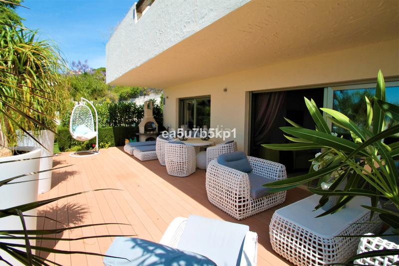 Foto a9e11494-abdb-4f30-a15f-16e31ca0b56a. Apartamento descubra el lujo y la tranquilidad en la heredia: su exclusivo hogar en Benahavís