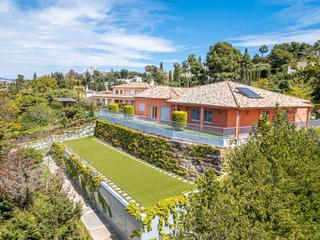 Xalet a Avenida benamara 15. Descubra el lujo y la exclusividad en estepona: su villa de ensu