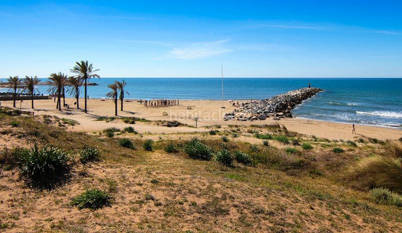 Foto fa7f873d-9c6f-4cdb-948a-a8364edcc0c6. Casa pareada en diseminado poligono 15 1 descubra el lujo y la exclusividad en cabopino: su villa de ensueño en la costa del sol en Marbella