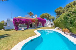Xalet a Guadalmina Alta. Descubra su oasis mediterráneo en guadalmina: lujo y potencial e