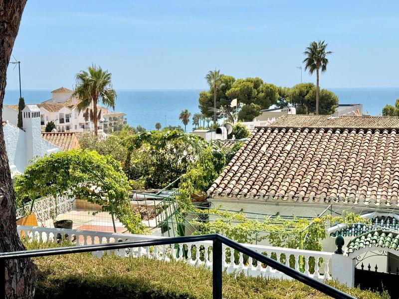 Foto fb047787-4e8c-453c-8956-8abeac3ea6f3. Chalet en calle almeria 327g descubra el encanto y la inversión en la costa del sol: su villa en un entorno privilegiado en Mijas