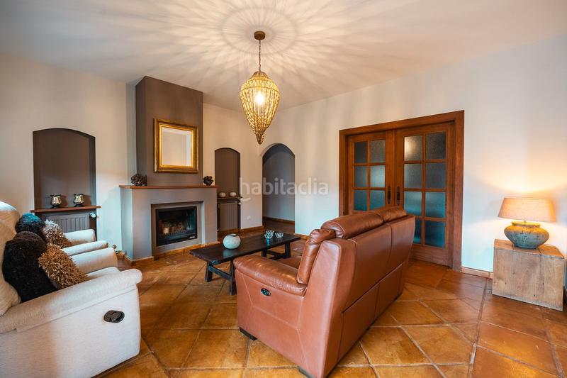 Foto 279acfdf-e4e9-464b-a32d-e489f1dc335e. Chalet en calle romera 36 descubra su próximo hogar con vistas impresionantes en la costa del sol en Monda