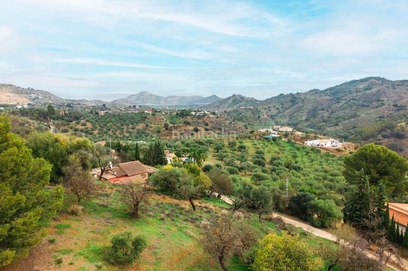 Foto 4cdf8a0f-5ebf-460a-87b4-ef1e2f458198. Chalet en calle romera 36 descubra su próximo hogar con vistas impresionantes en la costa del sol en Monda