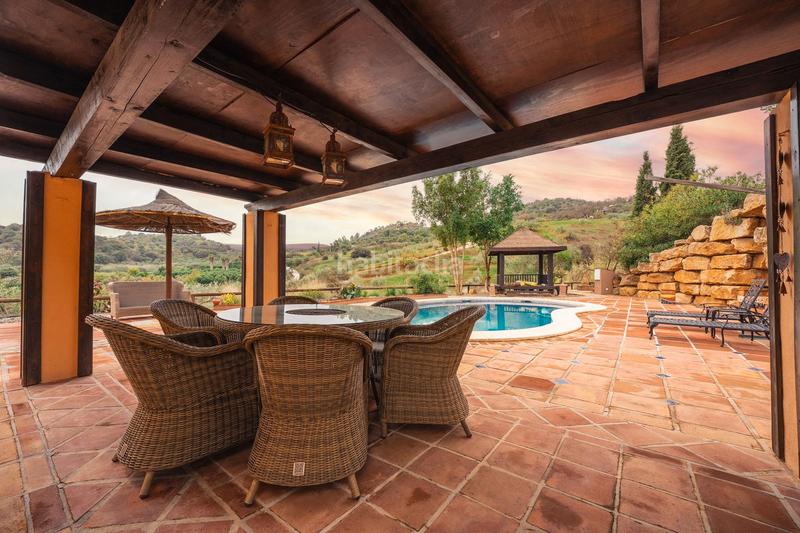 Foto 55336001-fc3e-4669-916f-e68b2e55caff. Chalet en calle romera 36 descubra su próximo hogar con vistas impresionantes en la costa del sol en Monda