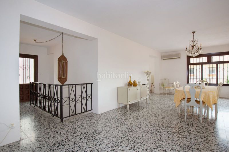 Foto 25476b96-a37d-4c50-b0b8-05d812960960. Chalet en terreno sup.r.8 268 su refugio de paz y lujo en la costa del sol: una oportunidad única para familias en Coín