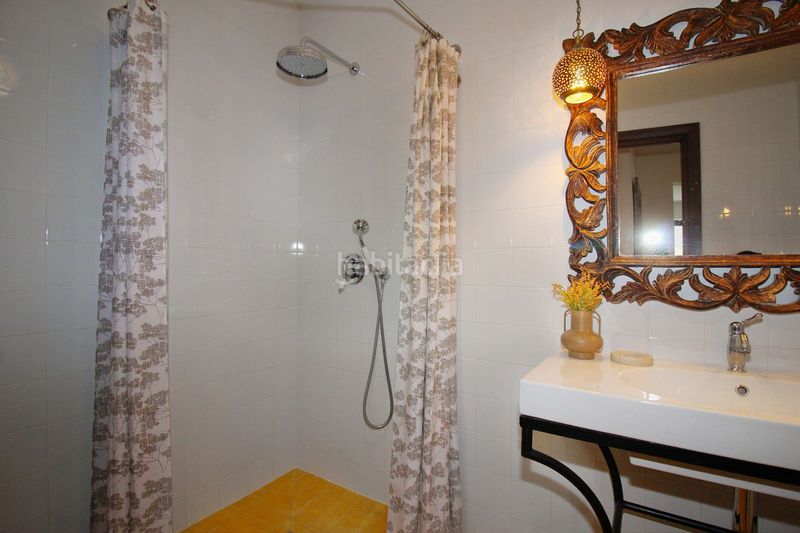 Foto 860d0d44-3381-4316-a64e-09482329f07b. Chalet en terreno sup.r.8 268 su refugio de paz y lujo en la costa del sol: una oportunidad única para familias en Coín