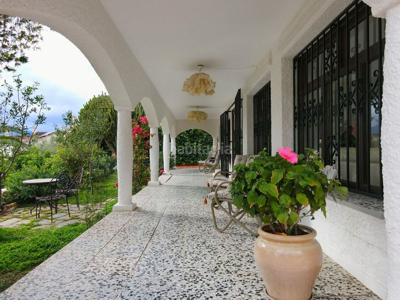 Foto 8d9e5bd1-e8de-43d0-b8ae-ce052eabbe94. Chalet en terreno sup.r.8 268 su refugio de paz y lujo en la costa del sol: una oportunidad única para familias en Coín