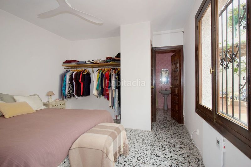 Foto e86e01f5-3de5-483e-87ea-abddf2ed08b8. Chalet en terreno sup.r.8 268 su refugio de paz y lujo en la costa del sol: una oportunidad única para familias en Coín