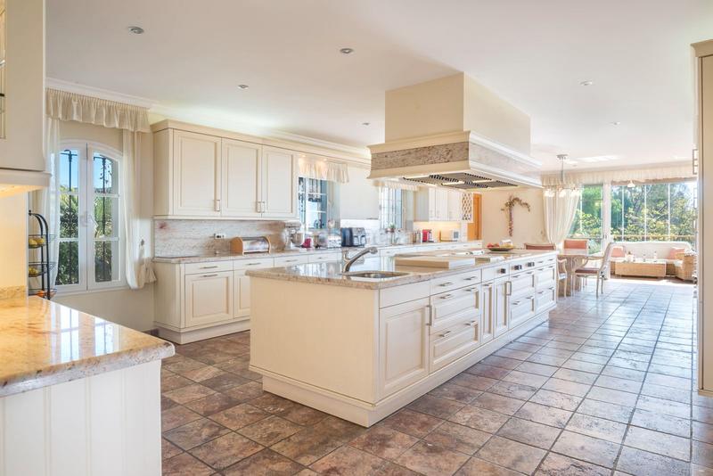 Foto be6855e6-6518-48cf-a817-0ff0bb546d07. Xalet a urbanizacion los altos de los monteros 15 a Marbella