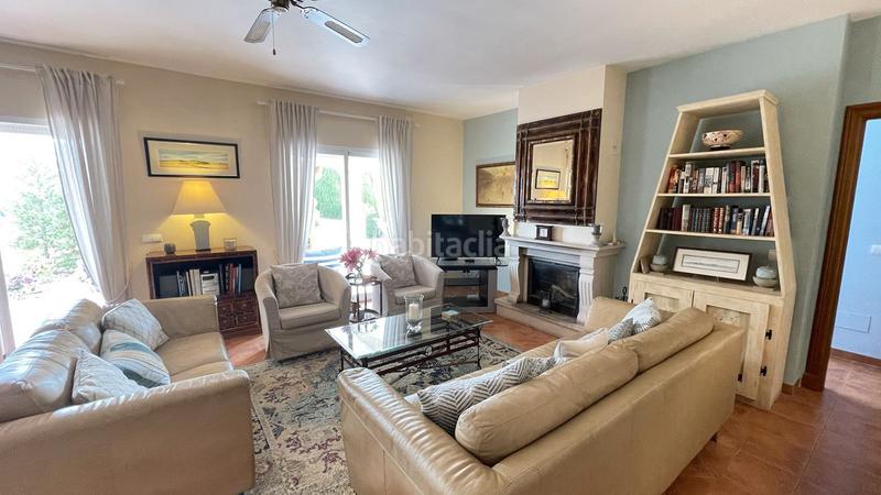 Foto 68c8d364-2e92-44a6-b1b6-e8b99e606a2a. Chalet dans calle reyes católicos 7 dans Coín