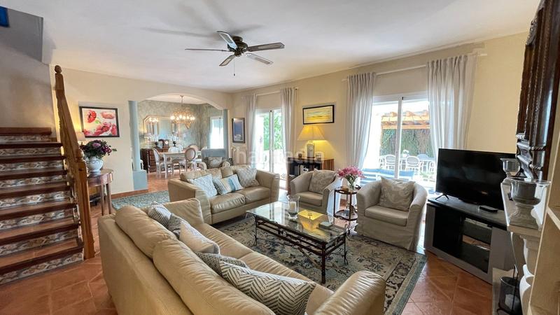 Foto a4f098fc-ce6e-43f3-be14-290496aae2d3. Chalet dans calle reyes católicos 7 dans Coín