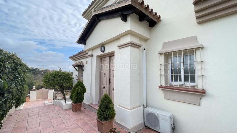 Foto f2d74534-1fa1-4858-8ce6-e0cf54ab729d. Chalet dans calle reyes católicos 7 dans Coín