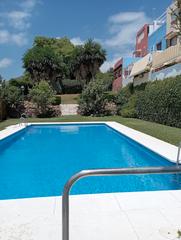 Casa aparellada a Urbanización golf río real s/n. Descubra el espacio y la tranquilidad para su familia en la cost
