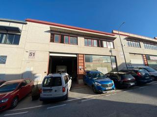 Nau industrial a La Dama de Noche - La Alzambra. Inversión estratégica en nueva andalucía: nave industrial con po