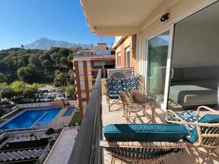 Lloguer Apartament a Calle caridad 15. Descubra vistas impresionantes y lujo moderno en un entorno priv