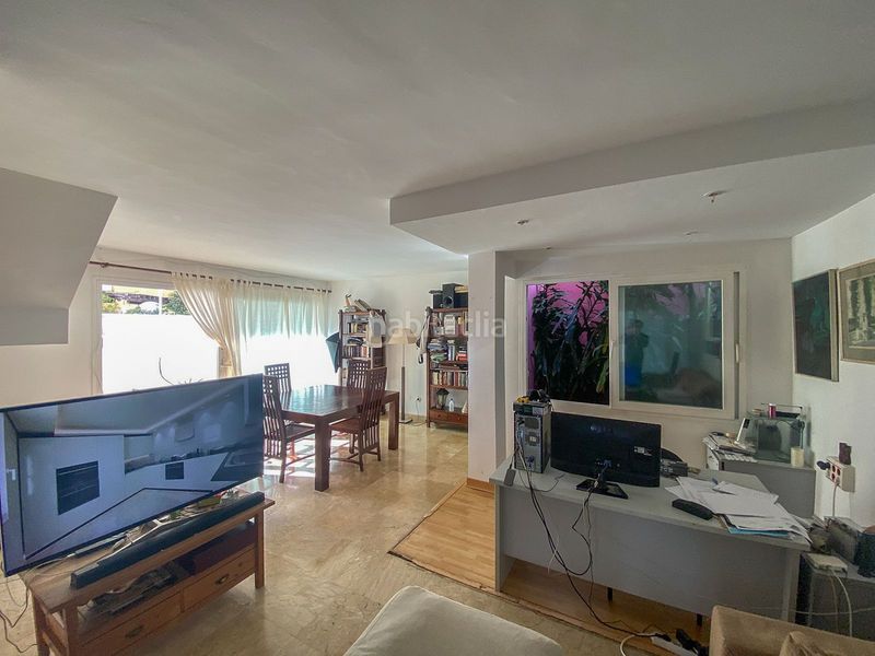 Foto 165d9bde-1ea2-4689-8eb8-45245bdeb2ef. Casa adossada amb aparcament piscina a Puerto Banús Marbella