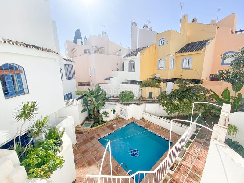 Foto 395a131a-2fe5-426a-b1bb-3f354b860ce9. Casa adossada amb aparcament piscina a Puerto Banús Marbella