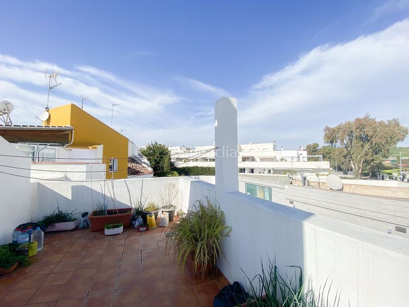 Foto b2b06fcb-1c76-43ae-9bf9-5451d5ed4581. Casa adossada amb aparcament piscina a Puerto Banús Marbella