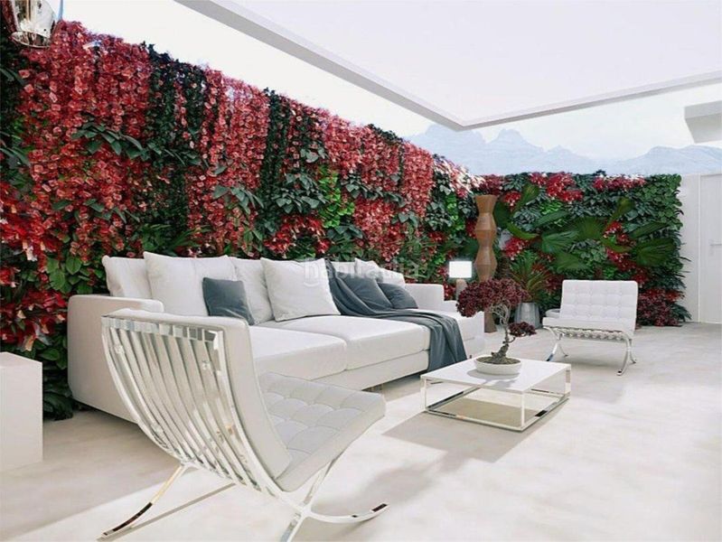 Foto b30dd450-44a3-440e-9bf8-f1fc3fbe3f10. Casa adossada amb aparcament piscina a Puerto Banús Marbella
