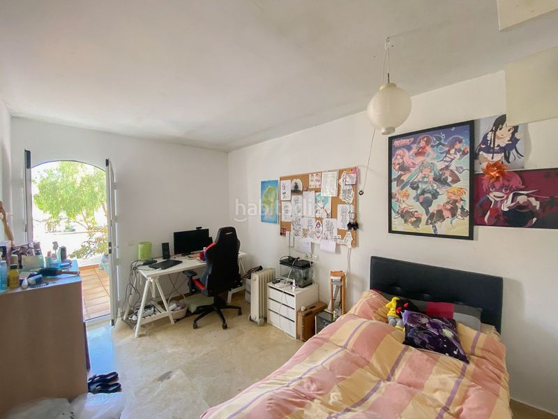Foto b6d8fdfc-5863-46e3-84e9-e04c70d8c6ab. Casa adossada amb aparcament piscina a Puerto Banús Marbella