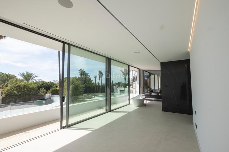 Foto 08661fcd-9fb8-4413-96ba-0c3f6d49940c. Maison jumelée avec parking piscine dans La Carolina - Guadalpín Marbella