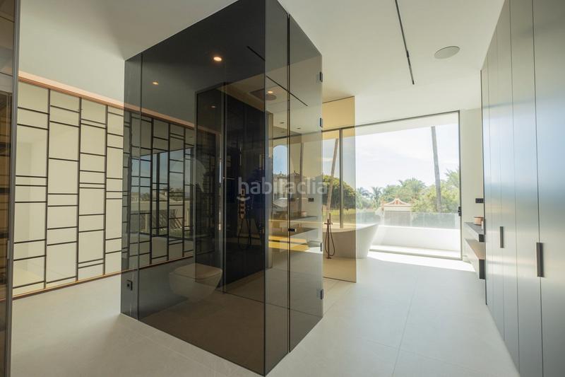 Foto 2de7558f-a278-4f98-8fbf-7e937887e198. Maison jumelée avec parking piscine dans La Carolina - Guadalpín Marbella