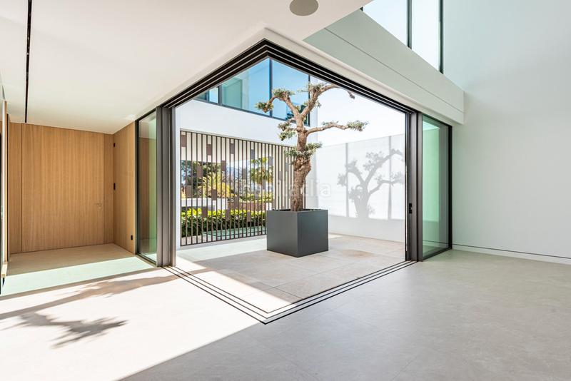 Foto 9d8eef6f-9127-44ba-885f-80fd85d29e19. Maison jumelée avec parking piscine dans La Carolina - Guadalpín Marbella