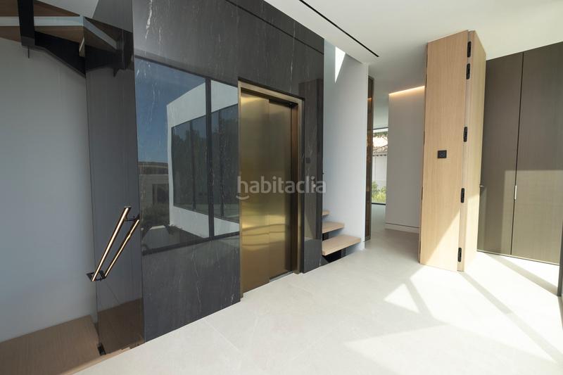 Foto f16af7ad-7c0f-41b1-adef-03dd9345fe73. Maison jumelée avec parking piscine dans La Carolina - Guadalpín Marbella