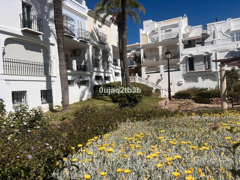 Foto 1f16bda9-e4bc-45f7-8b2d-96fe495edc56. Maison jumelée avec piscine dans bahía de Marbella Marbella