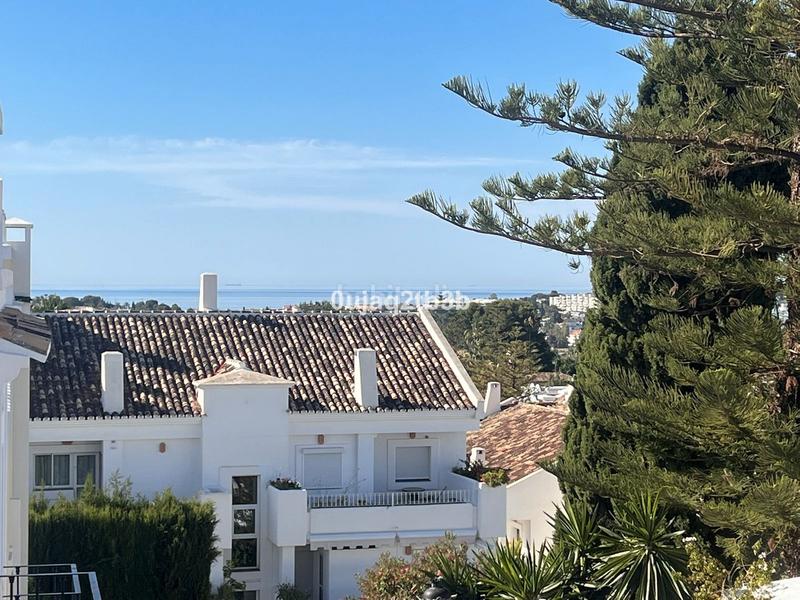 Foto 3f89226a-b8c0-448e-80b8-c371b746a59d. Maison jumelée avec piscine dans bahía de Marbella Marbella