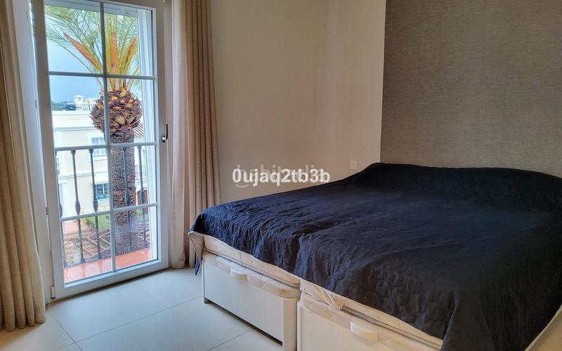 Foto d0ca7fae-da98-442f-ae6d-6daeb677c99e. Maison jumelée avec piscine dans bahía de Marbella Marbella