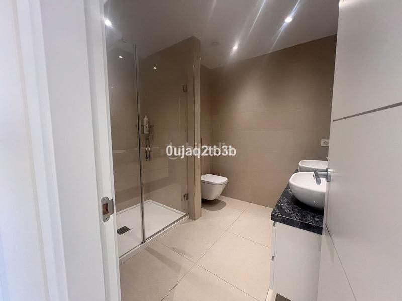 Foto e76deec5-0a23-4b95-9931-283ca14bc695. Maison jumelée avec piscine dans bahía de Marbella Marbella