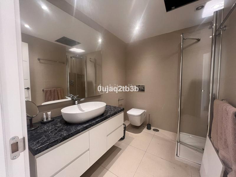 Foto f2268d53-0e06-4023-8e19-5aced7a1689d. Maison jumelée avec piscine dans bahía de Marbella Marbella