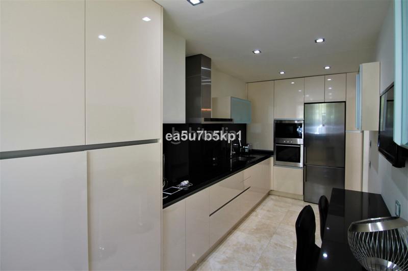 Foto 1702be64-5230-4cdb-9ed3-3cbc335de78a. Apartament a calle del almendro 6 a Benahavís pueblo Benahavís