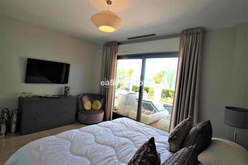 Foto 2fa7c0e8-b6b0-4bbb-85d7-f3addf267e76. Apartament a calle del almendro 6 a Benahavís pueblo Benahavís
