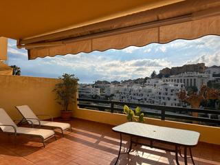 Apartament a Calle los almendros 184. Descubra su oasis familiar en selwo, estepona: un apartamento de