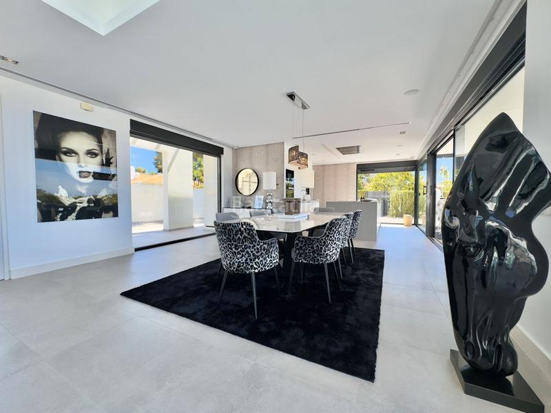 Foto 3d522b41-6eb9-40d3-a330-c9a2b33383b5. Chalet in calle del ciervo 16 in Los Monteros Marbella