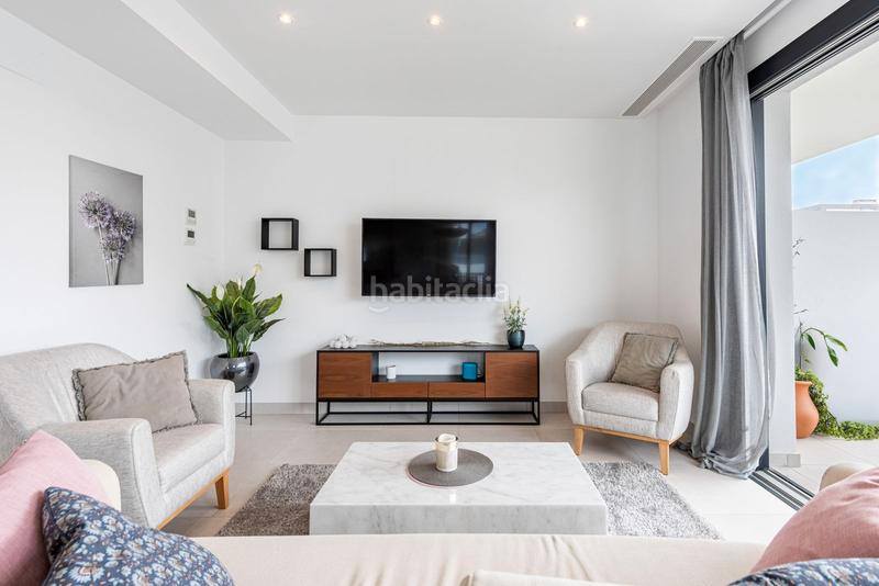 Foto 887a1804-bd12-40a6-b3ef-6129fdbcb3fd. Reihenhaus in calle espliego 11 in Bel - Air Estepona