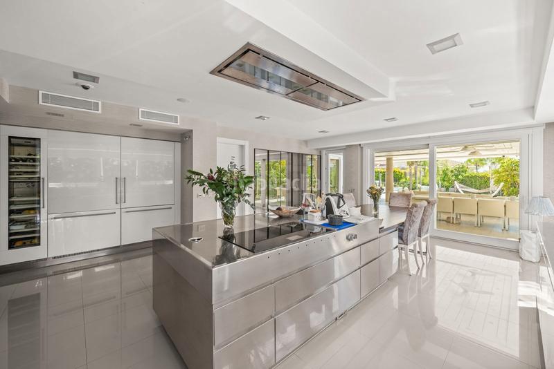 Foto 3016a587-891d-49ee-91a9-2a35650e75c0. Chalet dans calle del ciervo 16 dans Los Monteros Marbella