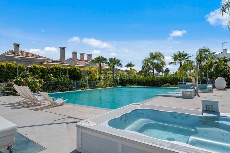 Foto c56df211-4393-4526-b98c-1181c2eb117a. Chalet dans calle del ciervo 16 dans Los Monteros Marbella