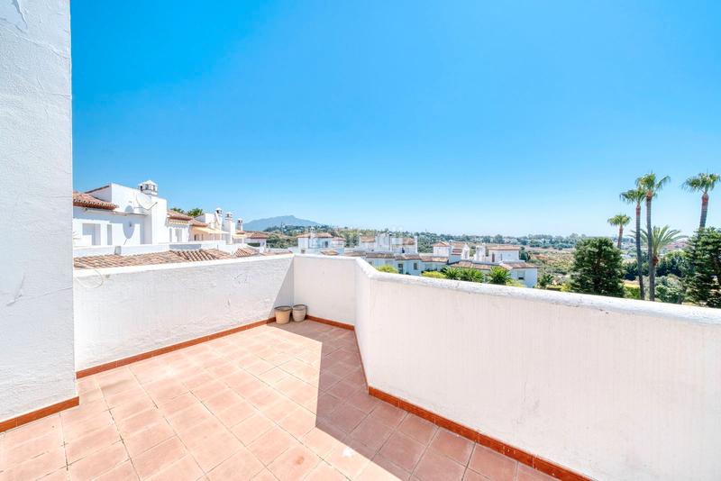 Foto 42cc9453-72f7-45fa-8026-a3c6b5c99214. Casa a schiera in calle espliego 11 in Bel - Air Estepona