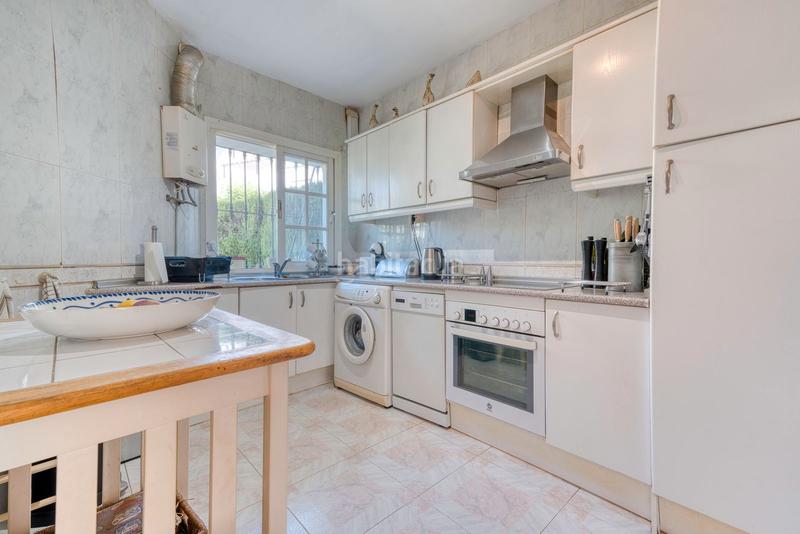 Foto 45634b53-e222-417d-90ae-f34ec465ec29. Casa a schiera in calle espliego 11 in Bel - Air Estepona