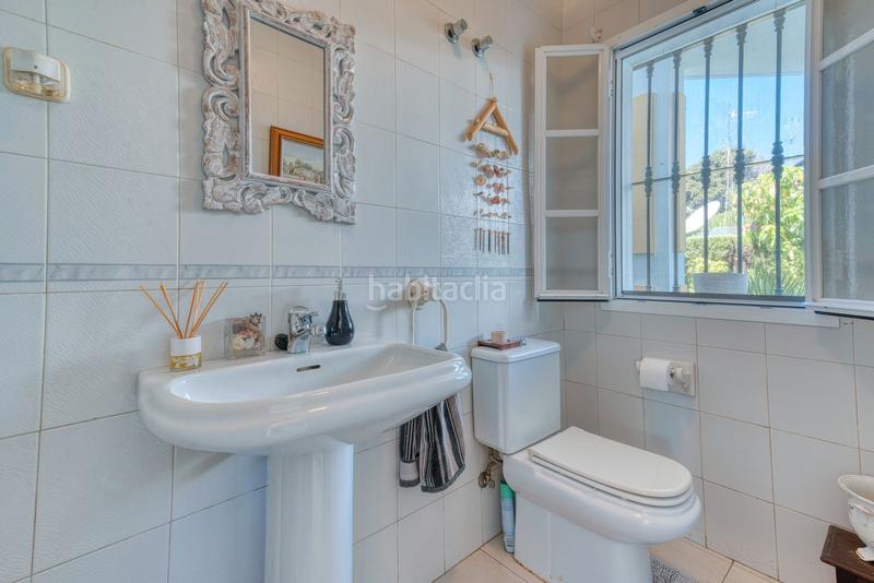 Foto 5b9d108f-87ad-491f-89a2-28bd0fdff056. Casa a schiera in calle espliego 11 in Bel - Air Estepona